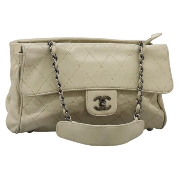 CHANEL Matelasse Chain Shoulder Bag Leather White Silver CC Auth 118139 - Picture 1 of 16